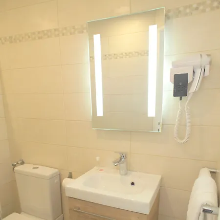 De Paris Hotel 3*