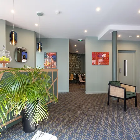 Hotel De Paris 3*