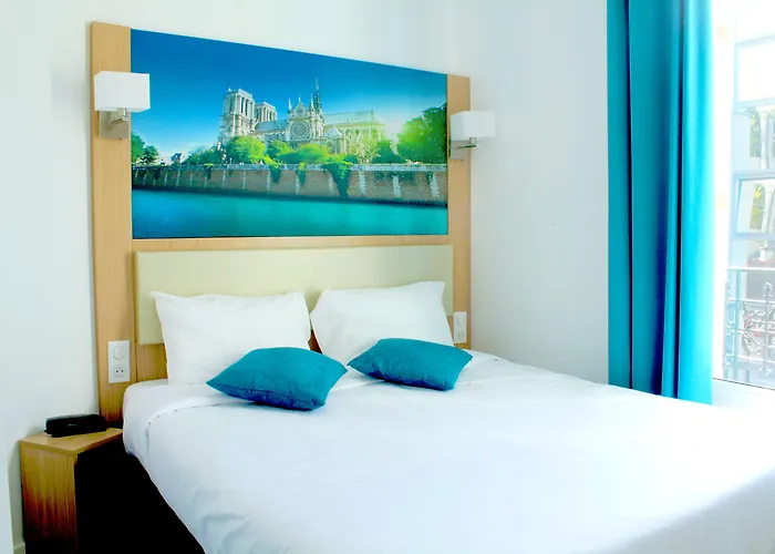 De Paris Hotel 3*